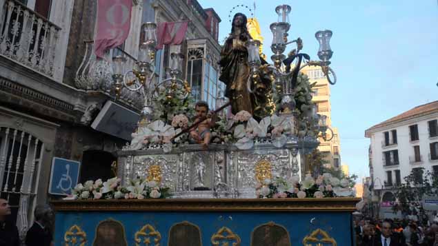 Procesión por la calle Duque de Tetuan